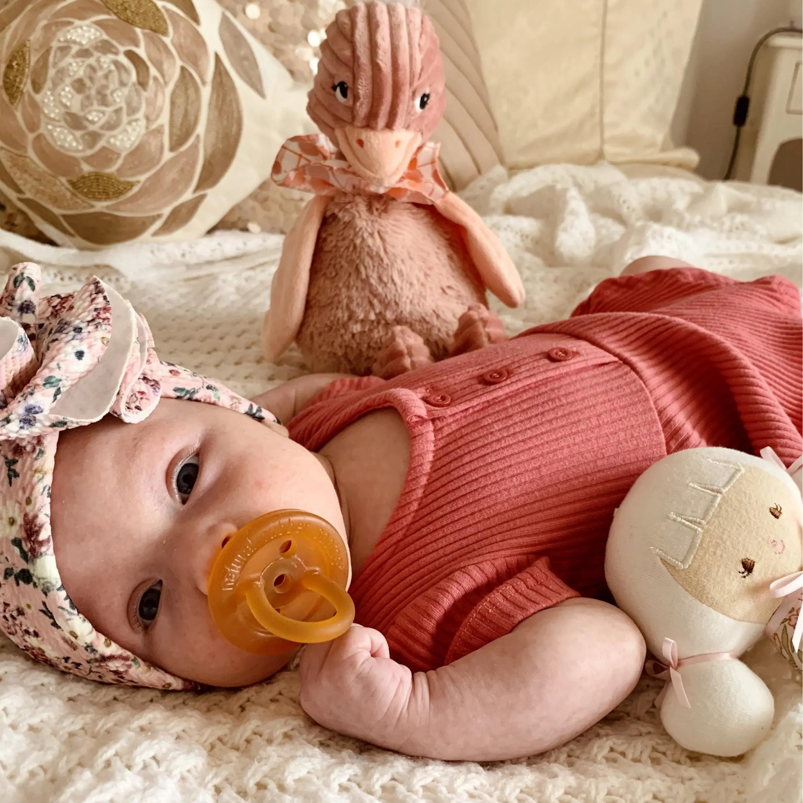 5 Reasons Why a Natural Rubber Dummy is the Best Choice for Your Baby's Teething Needs